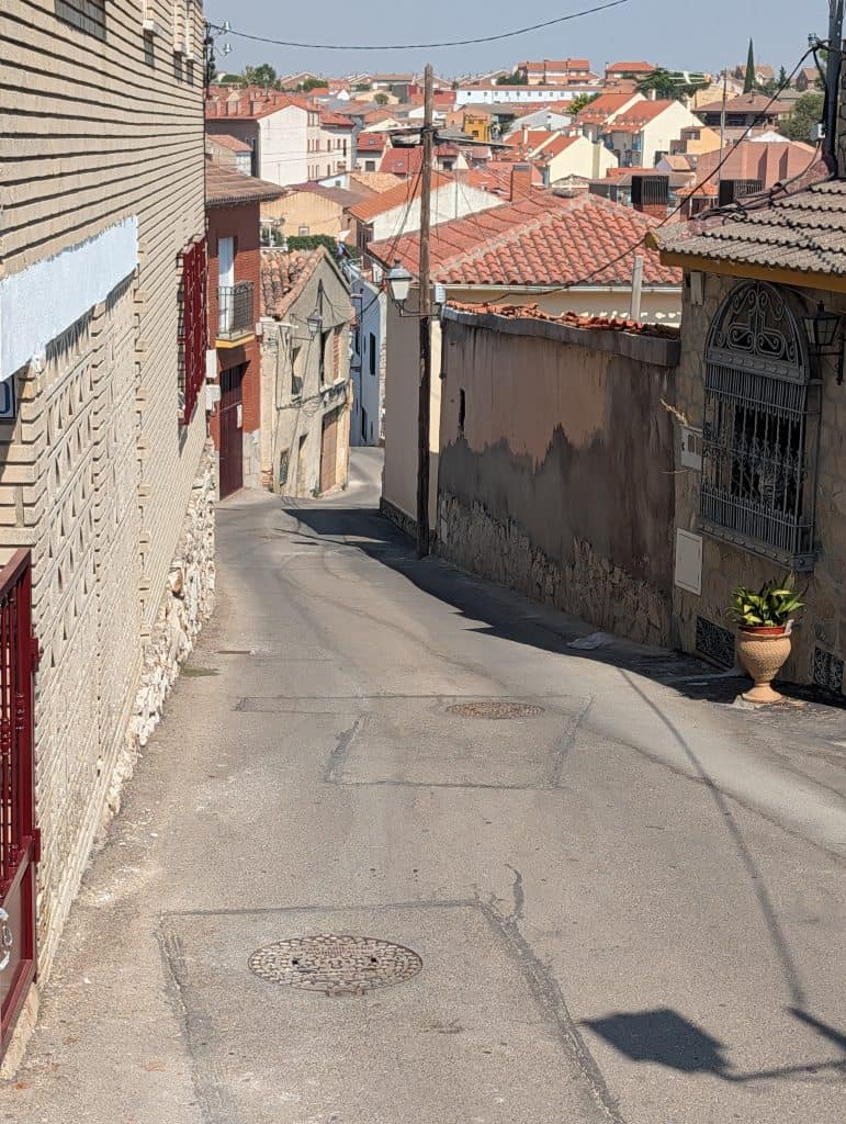 Shuttered street in Los Santos de la Humosa
