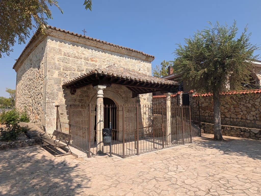Picture of the exterior of the Ermita de la Virgen de la Soledad in Los Santos de la Humosa.